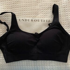 UNDEROUTFIT Black comfort shaping bra Adjustable straps Size Medium New W/ tags